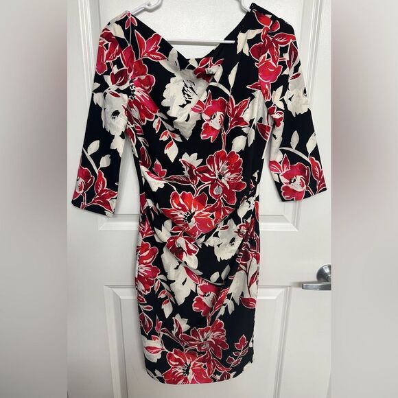 White House Black Market Floral Ruched Dress Sz 4 🌺 Send Offer - Picture 2 of 4